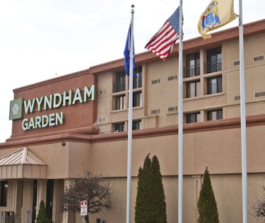 Wyndham Garden Hotel Ewr Newark Ewr Hoteltonight