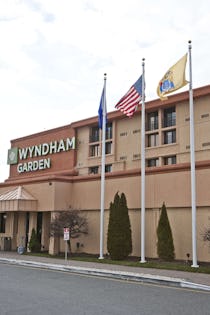 Wyndham Garden Hotel Ewr Newark Ewr Hoteltonight