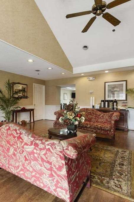 Hotel Baymont Inn and Suites Dublin photo 4