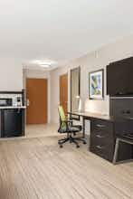 Hotel Holiday Inn Express Hotel & Suites Lawton Fort Sill photo 5