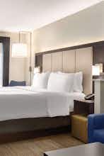 Hotel Holiday Inn Express Hotel & Suites Lawton Fort Sill photo 4