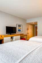 Hotel Hampton Inn & Suites Boston/Waltham photo 1