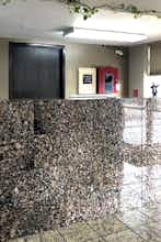 Hotel Super 8 Motel photo 2