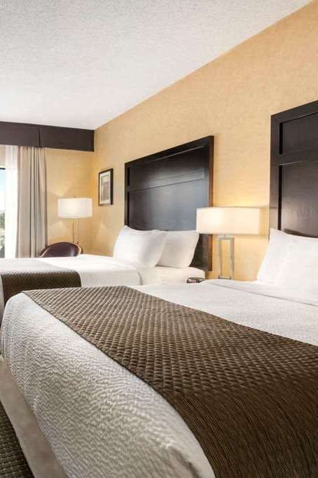 Hotel Days Inn by Wyndham Cranbrook Conference Centre photo 2