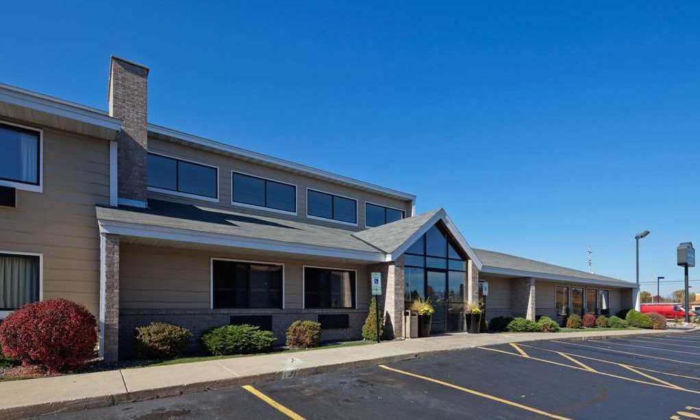AmericInn by Wyndham Hartford WI