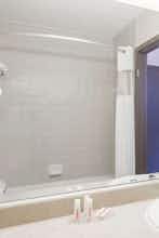 Hotel Ramada Watertown/Thousand Isl photo 4