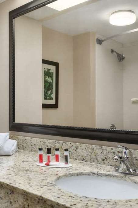 Hotel Ramada by Wyndham Pigeon Forge North photo 5