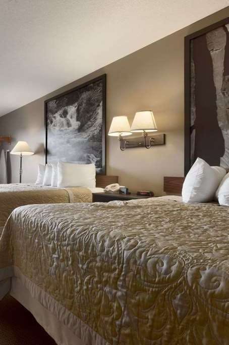 Hotel Super 8 by Wyndham Sioux Falls/41st Street photo 2