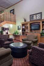 Hotel AmericInn by Wyndham Newton photo 5