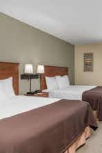 Hotel AmericInn by Wyndham Newton photo 1
