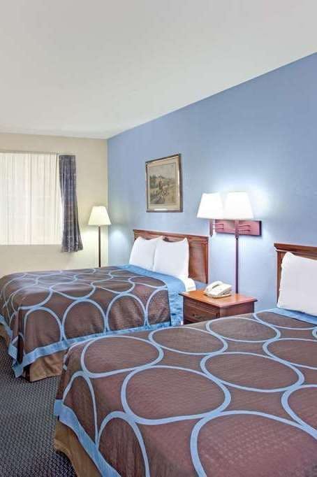 Hotel Super 8 by Wyndham Suwanee photo 1