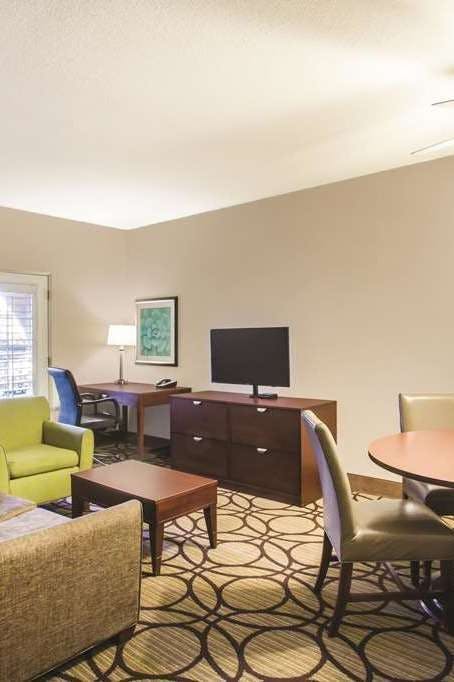 Hotel La Quinta Inn & Suites by Wyndham Conference Center Prescott photo 5