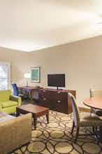 Hotel La Quinta Inn Ste Conf Ctr photo 5