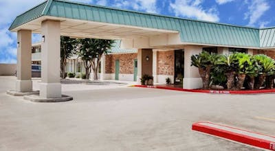 Days Inn by Wyndham Seguin TX