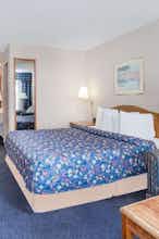 Hotel Days Inn by Wyndham Seguin TX photo 1