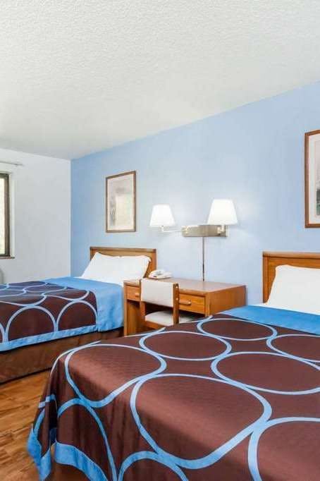 Hotel Super 8 by Wyndham Norwich photo 1