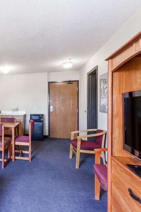 Hotel Super 8 by Wyndham Norwich photo 2