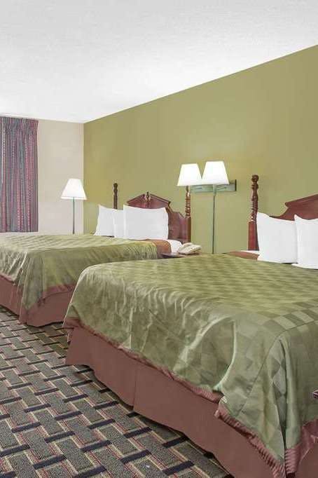 Hotel Days Inn by Wyndham Eufaula AL photo 1