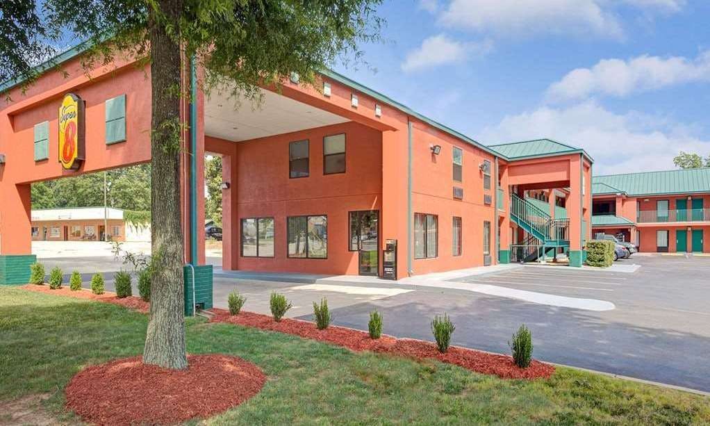 Super 8 by Wyndham Gainesville