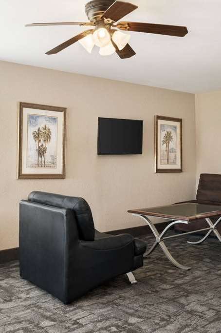 Hotel Travelodge by Wyndham Lake Havasu photo 4