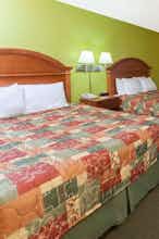 Hotel Days Inn Shawnee photo 1