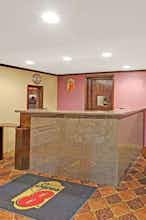 Hotel Super 8 by Wyndham Shawnee photo 5