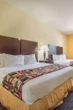 Hotel Days Inn Suites Cleburne TX photo 2