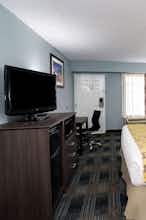 Hotel Baymont Inn Gallatin photo 2