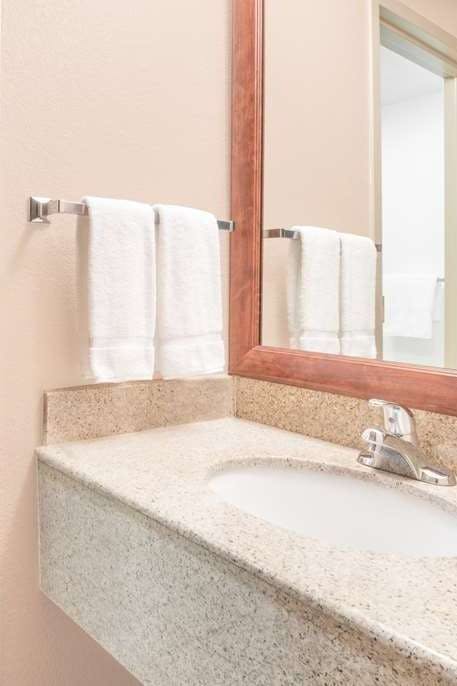 Hotel Baymont by Wyndham Springfield South Hwy 65 photo 5