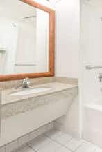 Hotel Baymont Inn Suites Springfield photo 3