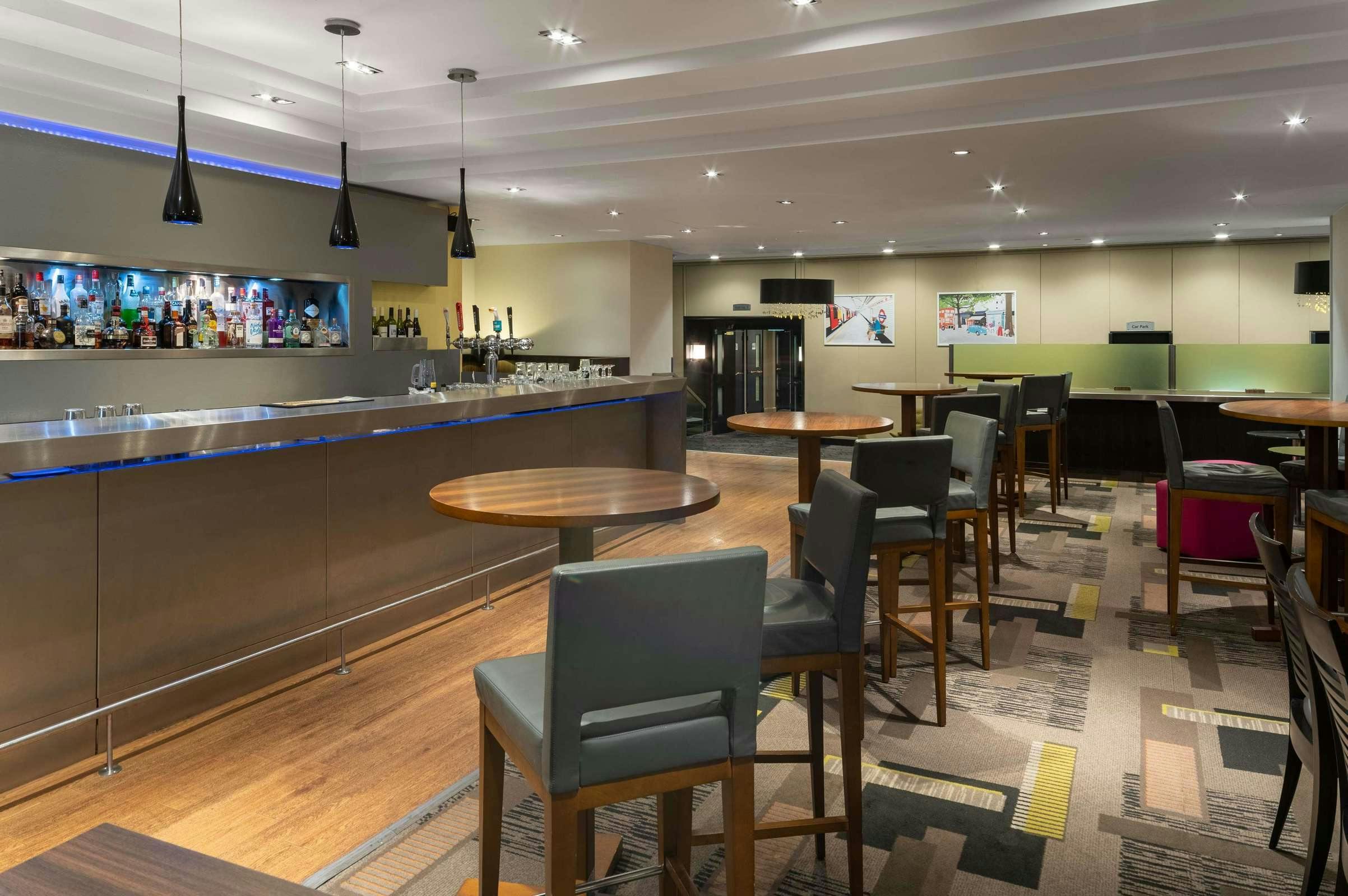 Hotel Hilton London Kensington photo 2