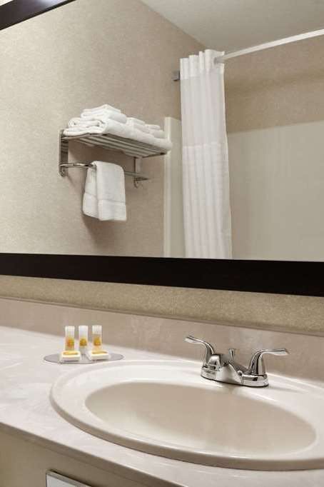 Hotel Days Inn by Wyndham Grand Forks Columbia Mall photo 3