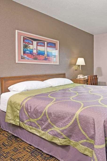 Hotel Super 8 by Wyndham Indianapolis/Emerson Ave photo 2