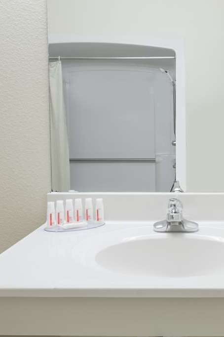 Hotel Super 8 by Wyndham Wheatland Wyoming photo 5