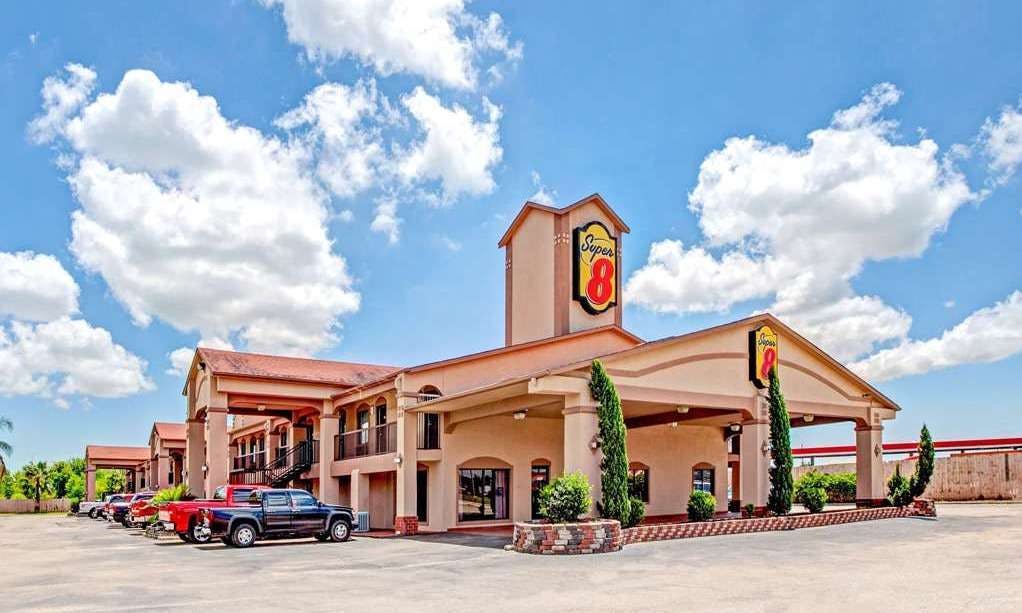 Super 8 by Wyndham Mont Belvieu/Baytown East