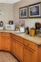 Hotel Super 8 Burlington NC photo 4