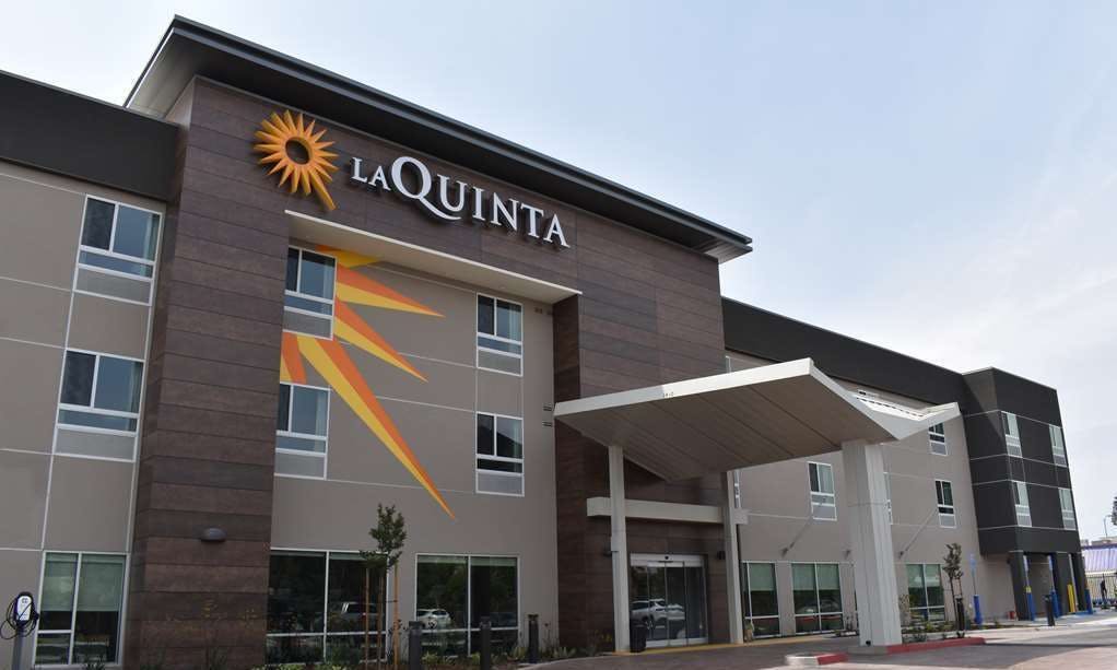 La Quinta Inn & Suites by Wyndham San Bernardino