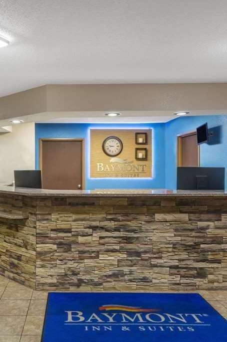 Hotel Baymont by Wyndham Fort Dodge photo 4