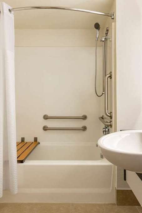 Hotel Howard Johnson by Wyndham Harrisonburg photo 3