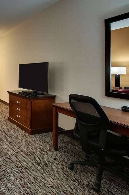 Hotel Drury Inn and Suites Charlotte Northlake photo 4