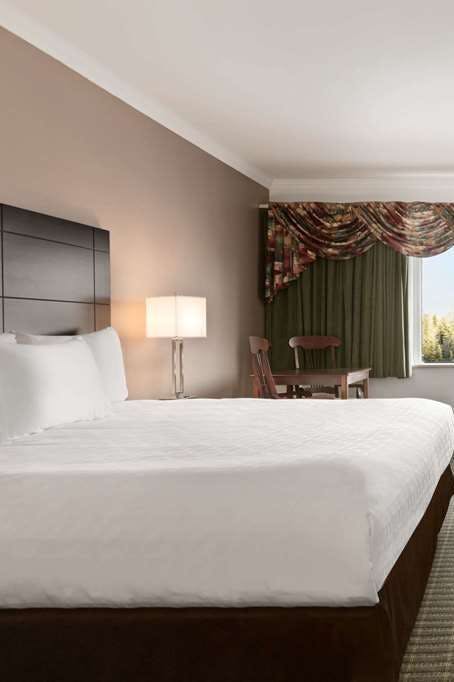 Hotel Travelodge BaieCome photo 1