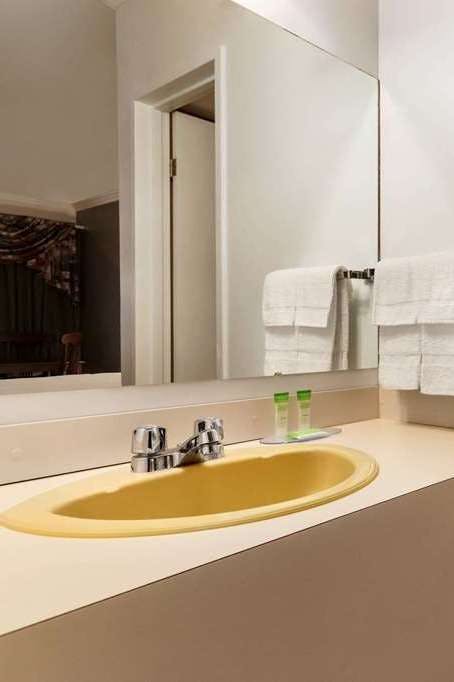 Hotel Travelodge BaieCome photo 5