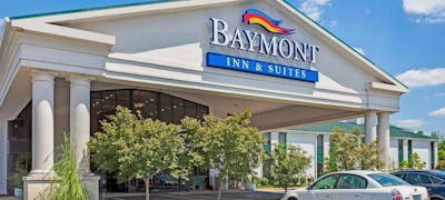 Baymont Louisville Airport S