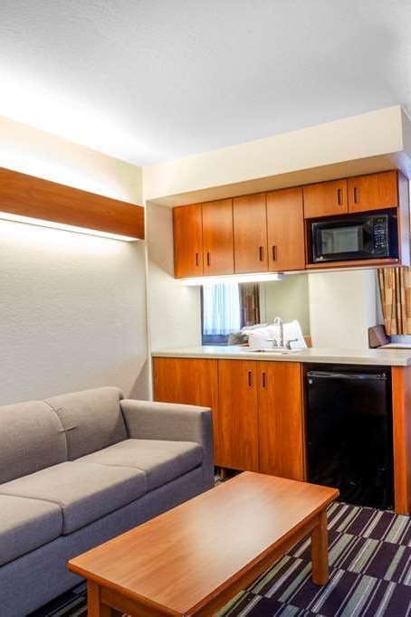 Hotel Microtel Inn & Suites by Wyndham Gulf Shores photo 4