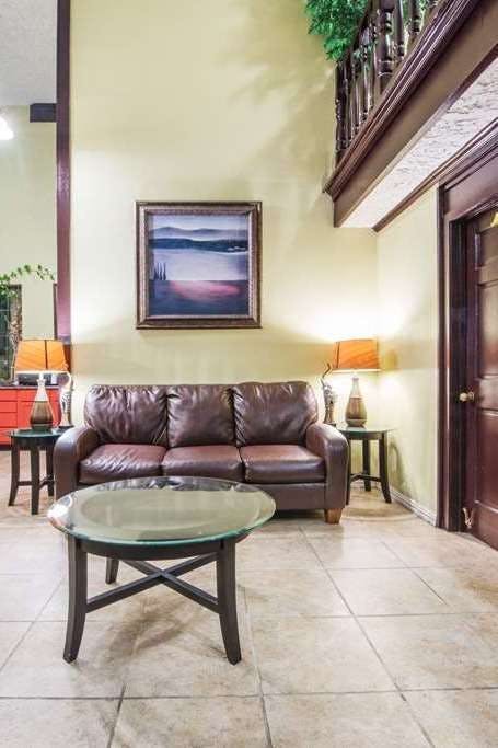 Hotel Howard Johnson by Wyndham San Marcos photo 5