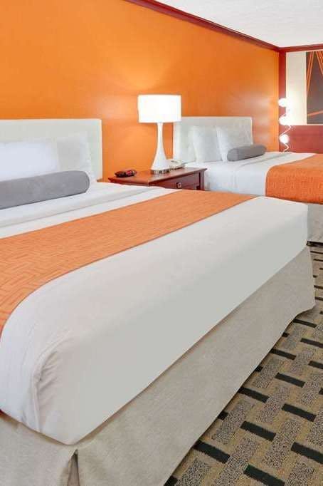 Hotel Howard Johnson by Wyndham San Marcos photo 1