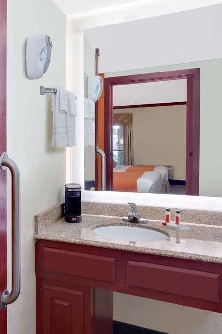 Hotel Howard Johnson by Wyndham San Marcos photo 3