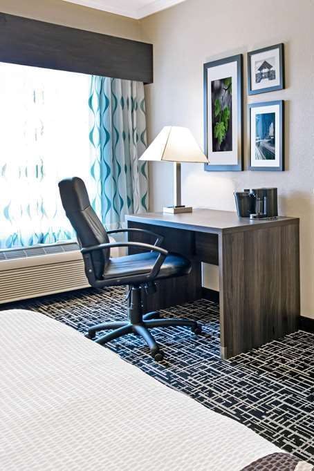 Hotel La Quinta Inn & Suites by Wyndham Garland Harbor Point photo 2