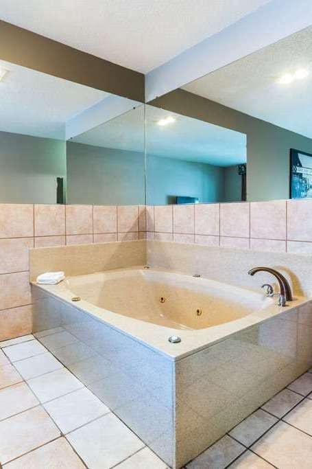 Hotel Super 8 by Wyndham Fort Worth North photo 4