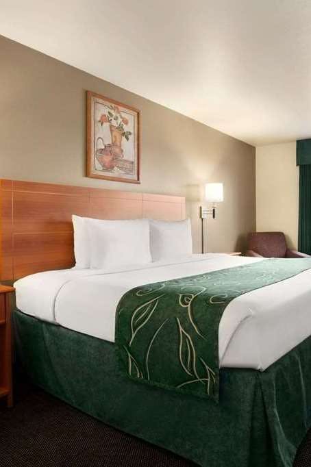 Hotel Baymont by Wyndham Fremont photo 1